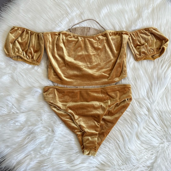 Better Be Other - NWT Better Be Women’s Velvet Off The Shoulder 2 Piece Bathing Suit SZ L🌊💛